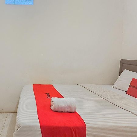 Reddoorz Near Alun Alun Cianjur Hotel Exterior photo