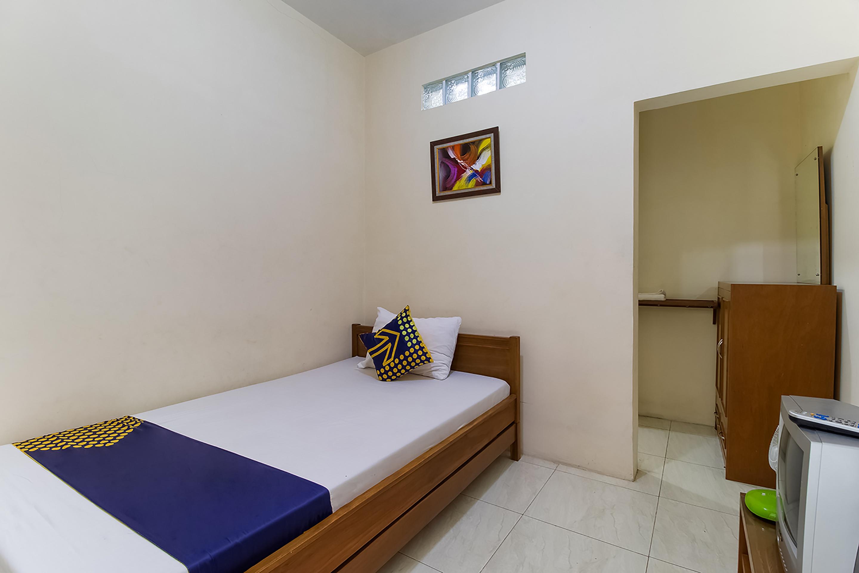 Reddoorz Near Alun Alun Cianjur Hotel Exterior photo